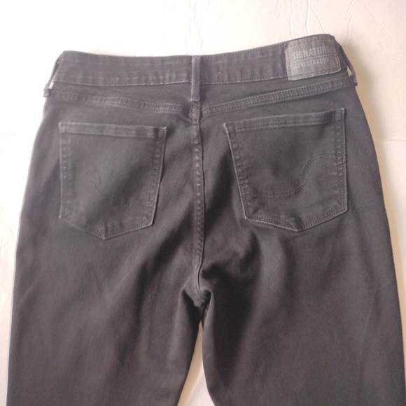 Levi's Signature Jeans Women 28Wx30L Black Denim Mid Rise Skinny Mid Rise Casual - Picture 8 of 8